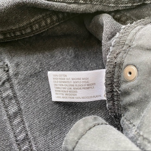 Wild Fable black distressed high rise denim shorts gray hem 100% cotton size 8 - Picture 7 of 7